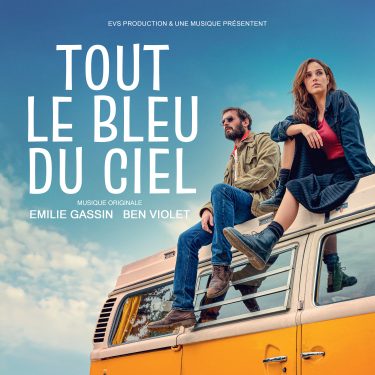 Tout le bleu du ciel est un téléfilm franco-belge en 2 parties réalisé par Maurice Barthélemy d'après un scénario de Claire Lemaréchal et diffusé pour la première fois en Belgique le 26 janvier 2025 sur La Une et en France le 27 janvier 2025 sur TF1. Ce road movie, adapté du roman du même nom de Mélissa Da Costa paru aux éditions Albin Michel, est une coproduction d'En Voiture Simone, TF1, AT-Production et la RTBF, réalisée avec la participation de Netflix et le soutien de la région Occitanie.